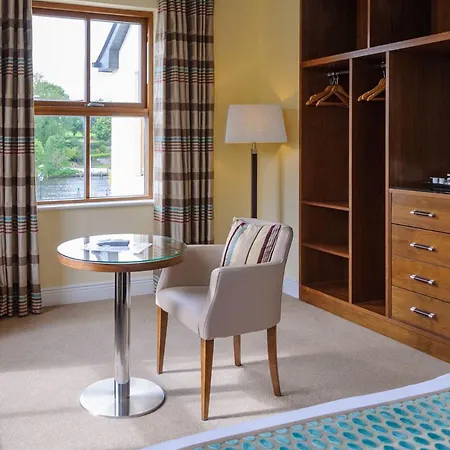 Cryans Hotel County Leitrim